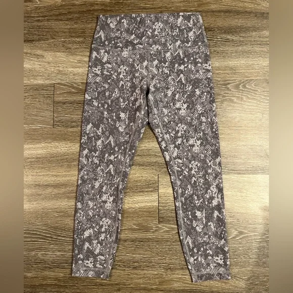 SOLD Lululemon Wunder Train High-Rise Tight 25" in Hideaway Camo Lunar Rock Mult - Picture 5 of 8